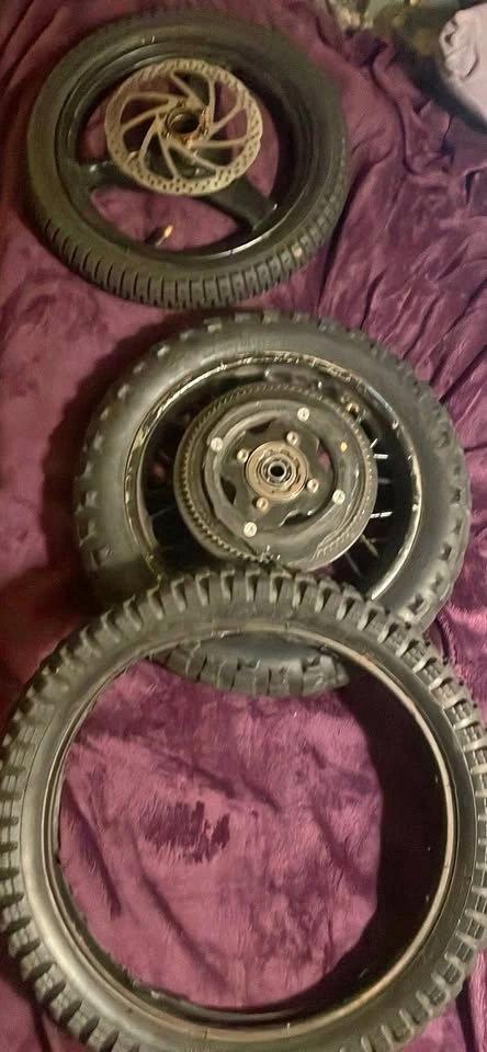 Razor bike back wheel and front tires for e-bikes