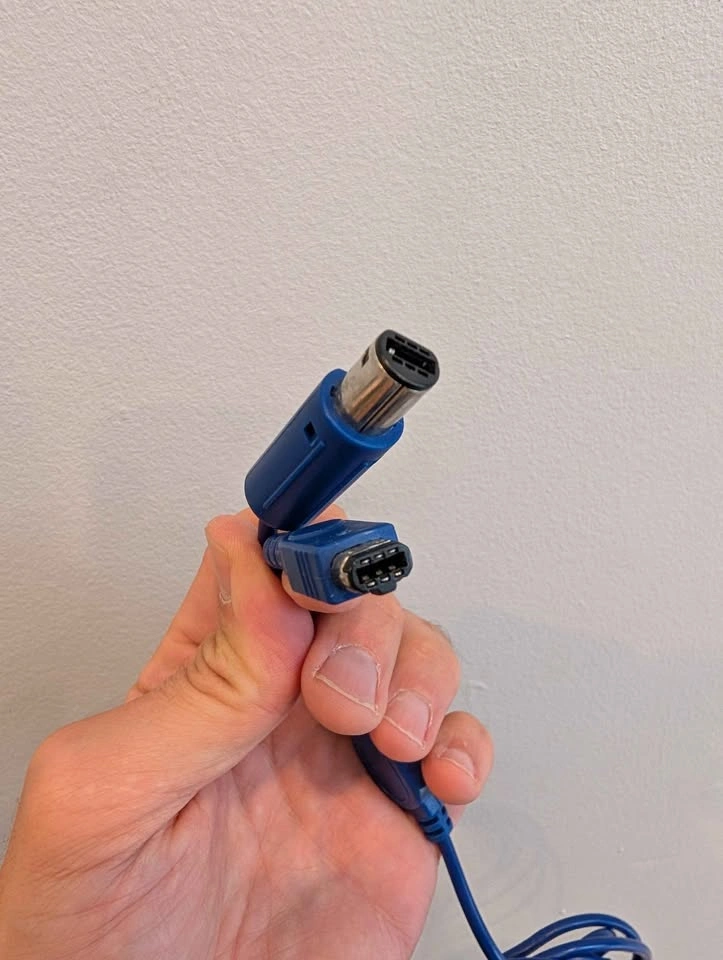 GameBoy Advance - Multiplayer Link Cable and GameCube Adapter - photo 3