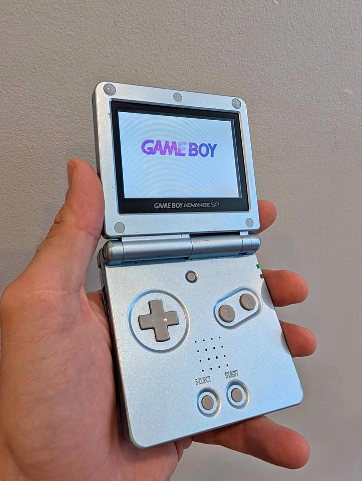 GameBoy Advance SP - AGS-101 - Pearl Blue