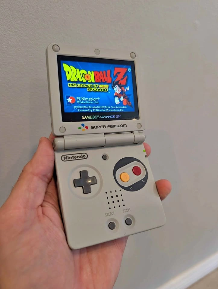 GameBoy Advance SP - Famicom Shell - IPS