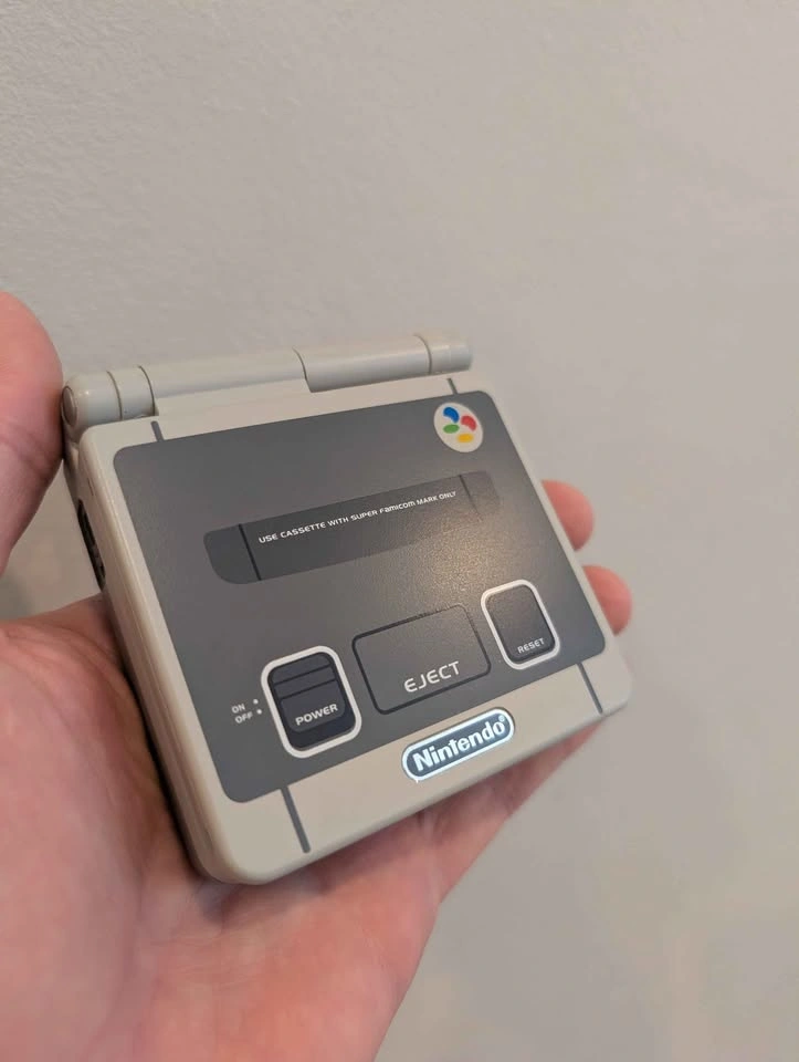 GameBoy Advance SP - Famicom Shell - IPS - photo 3