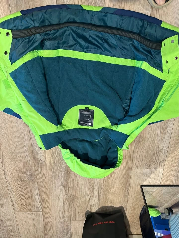 Kids Mountain Warehouse Snow Jacket – Size 5-6 - photo 4