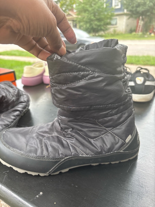 Merrell Winter Boots size 10 - photo 2