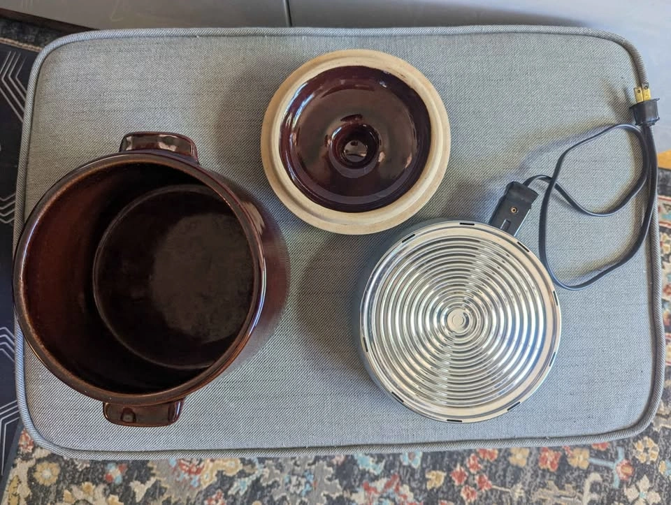 West Bend bean pot and heat plate - photo 2