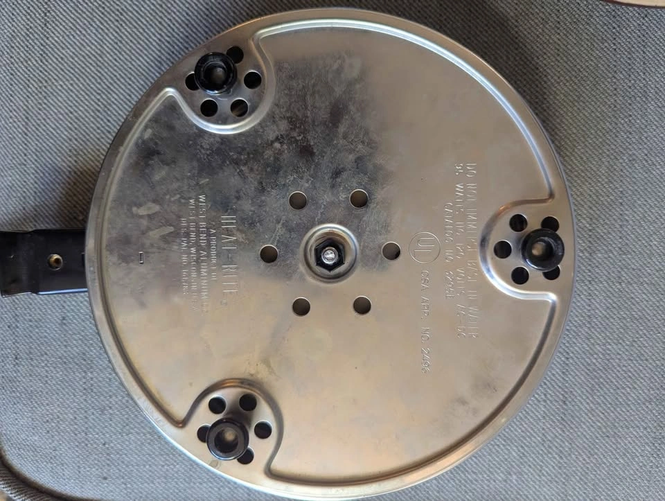 West Bend bean pot and heat plate - photo 3