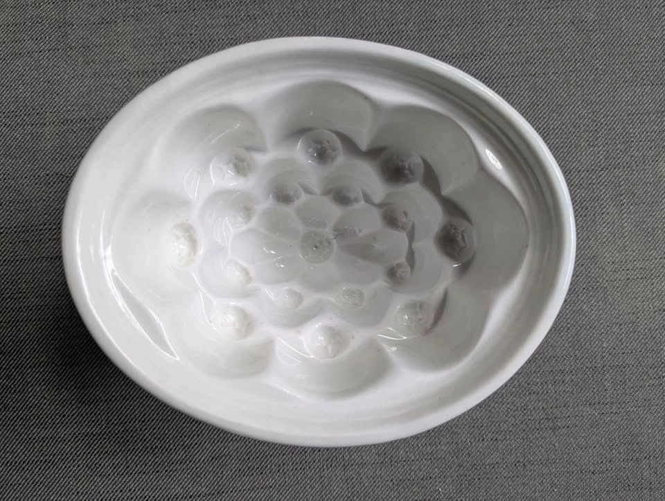 Antique pudding mold - photo 2