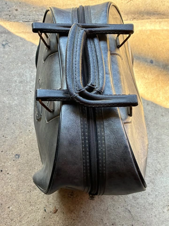 Gray bowling ball with carrying case - photo 2