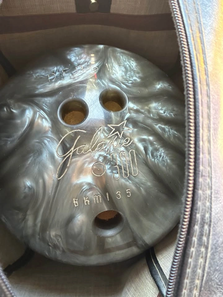 Gray bowling ball with carrying case - photo 4