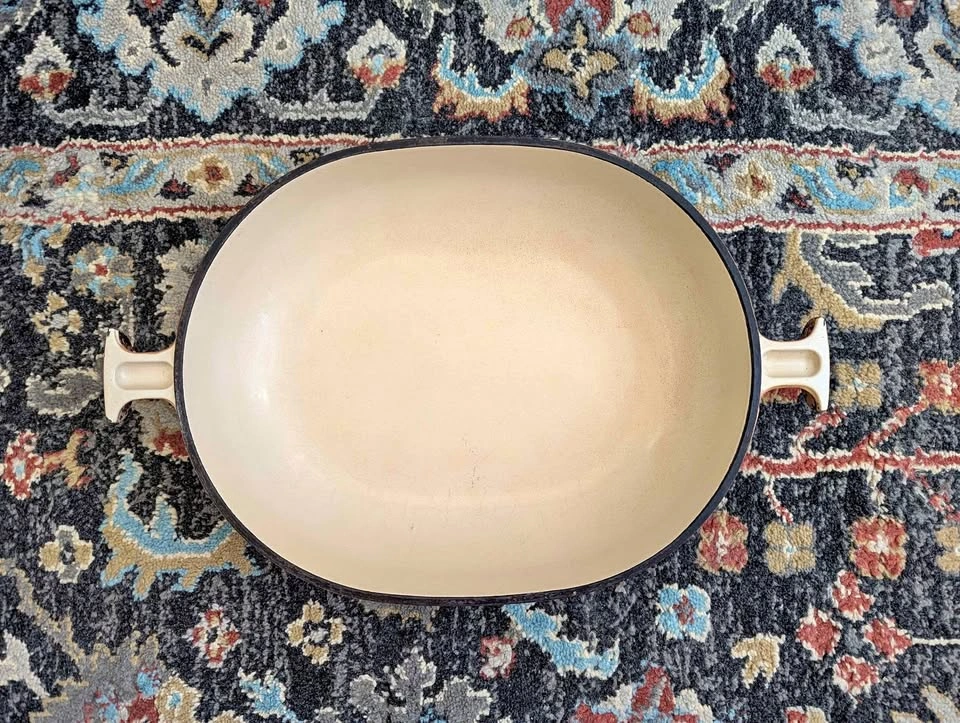 Le Creuset large casserole baking pan
