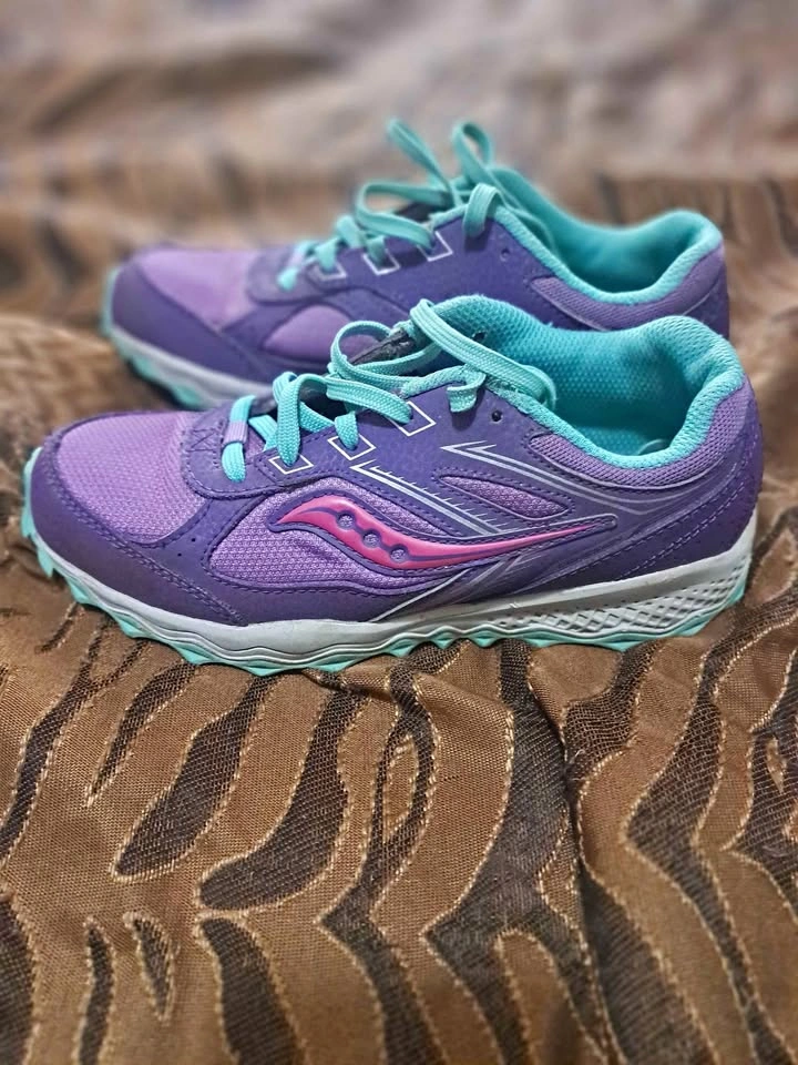 Girls shoes