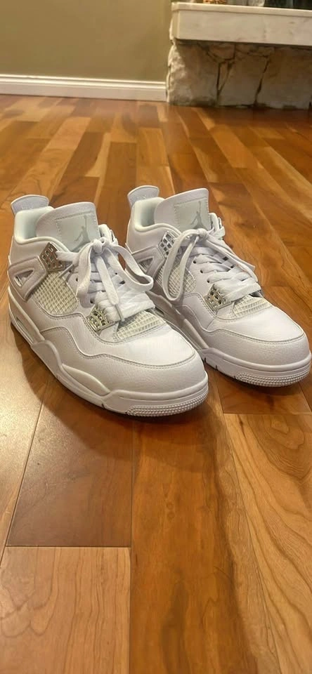 Jordan 4 pure moneys