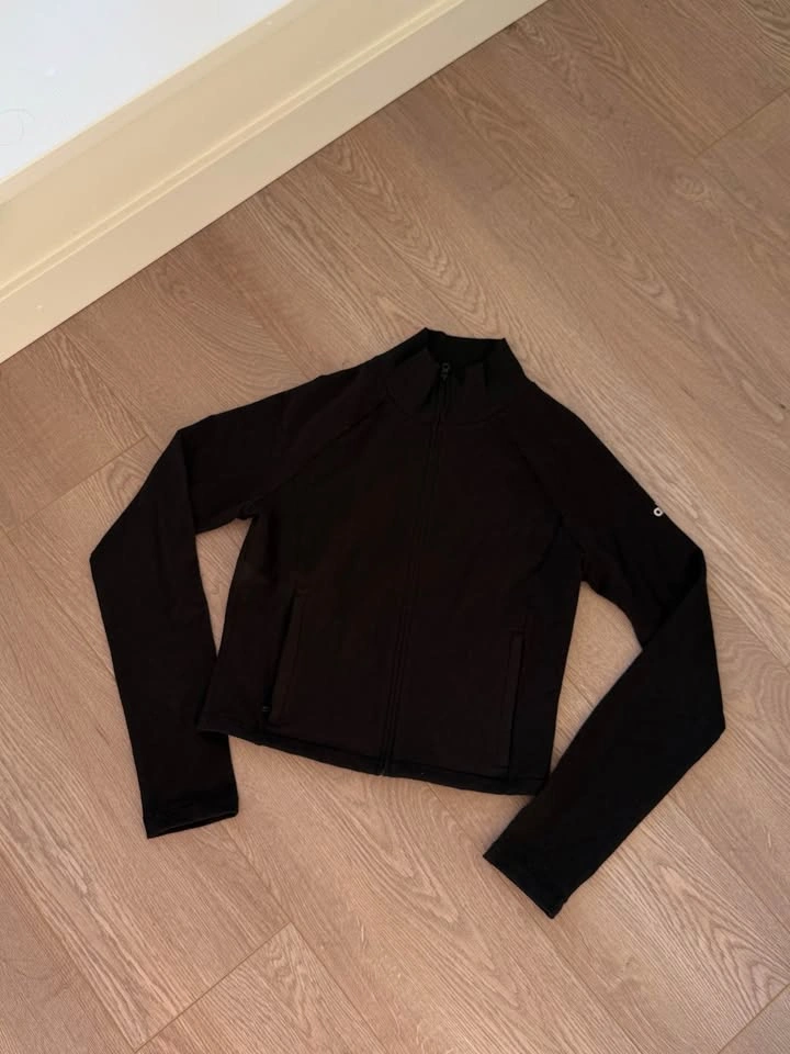 Alo Yoga Black Renown Cropped Jacket - photo 2
