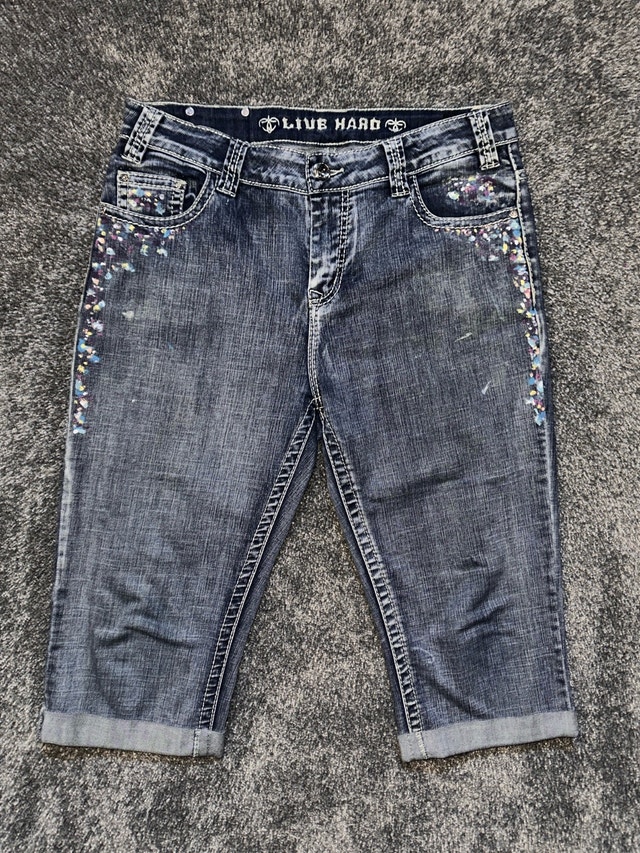 live hard woman’s jean shorts size 10 - photo 2