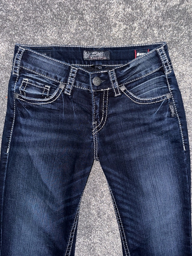woman’s stretchy sliver jeans size 28W/22L - photo 3