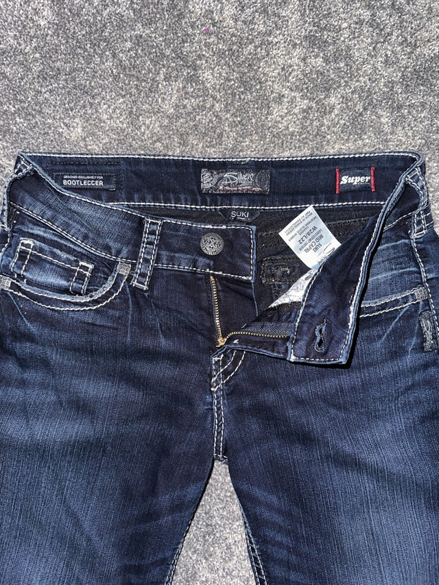 woman’s stretchy sliver jeans size 28W/22L - photo 4