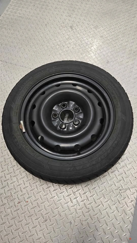 Nokian Hakkapeliitta and Goodyear UltraGrip Winter Tires 205/55R - photo 2