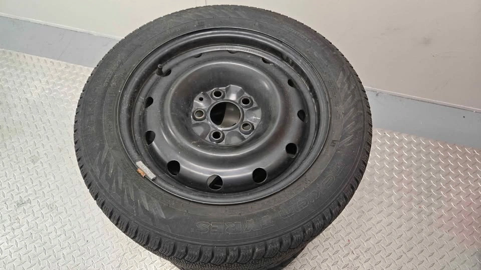 Nokian Hakkapeliitta and Goodyear UltraGrip Winter Tires 205/55R - photo 3