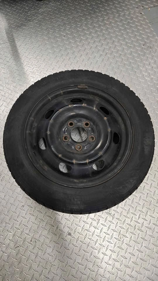 Nokian Hakkapeliitta 205/55R16 Winter Tire with Steel Rims - photo 3