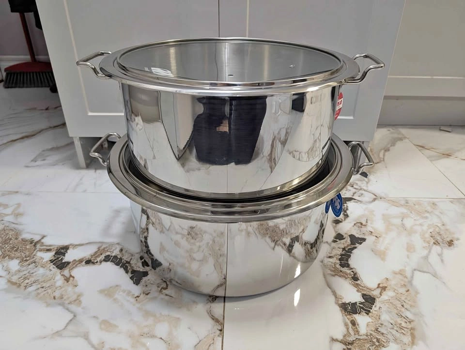 New Stainless Steel Cooking Pots (12 & 16 qt)