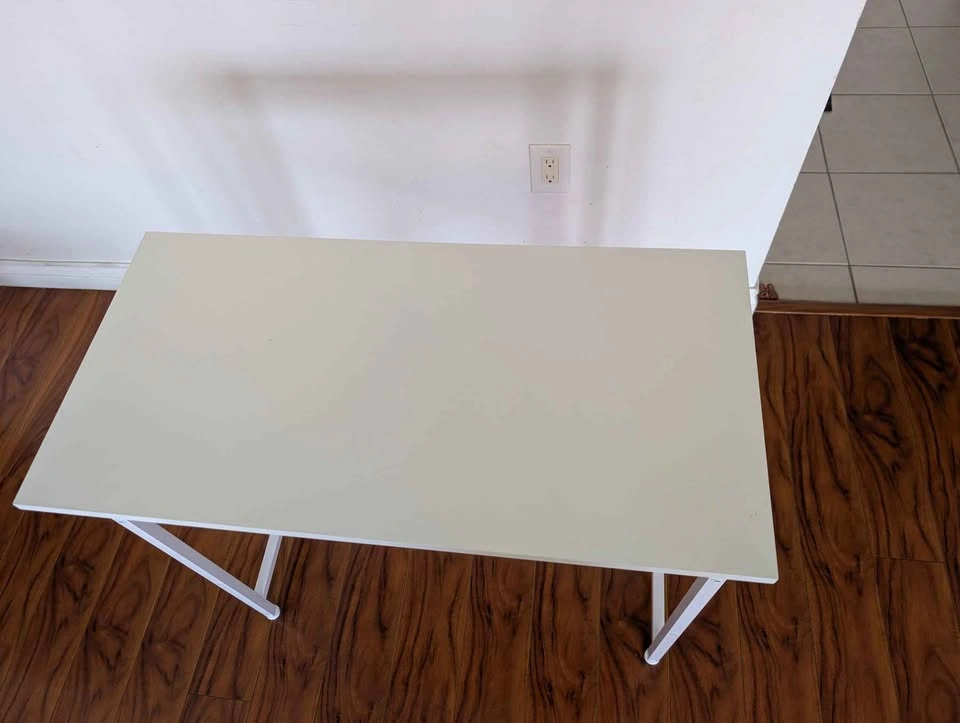 White Minimalist Metal Frame Desk - photo 3