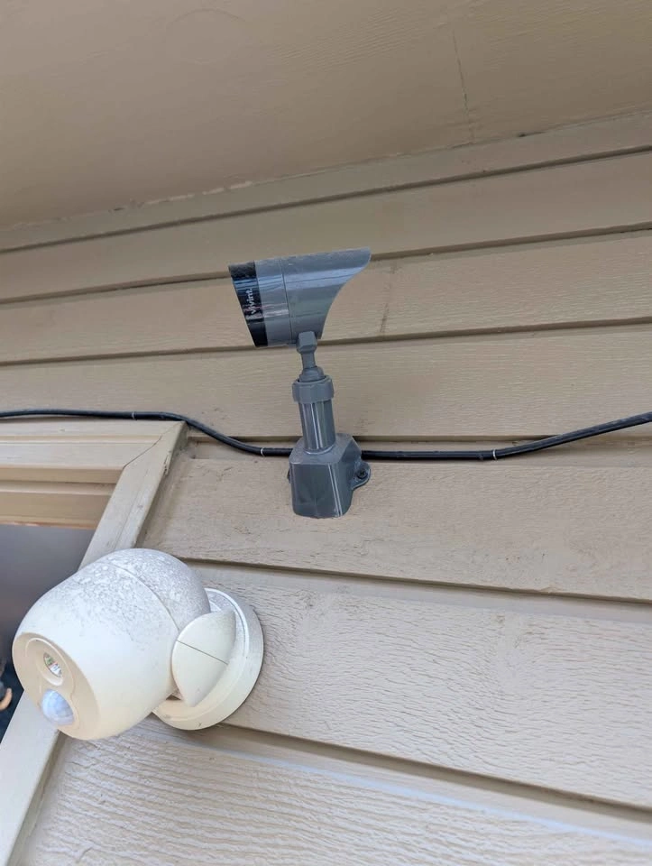 Vivint outdoor camera - photo 2