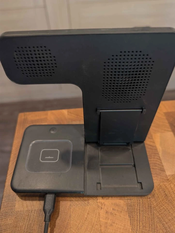 3 in 1 wireless charger - photo 2