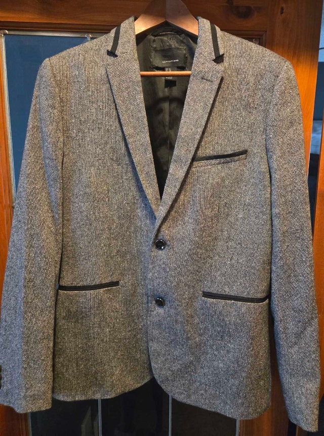 H&M grey herringbone tweed single-breasted blazer. New. 42 R.