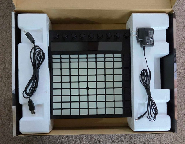 Ableton Push 1 Midi Controller in box w power supply + USB Cable - photo 5