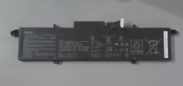 Asus ROG Zephyrus G14 Laptop Battery. Like New!