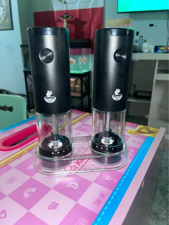 Electric Salt and Pepper Grinder Set - photo 2