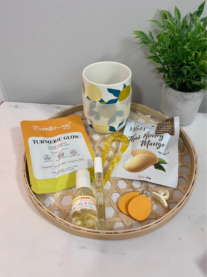 Lemon Self-Care Gift Set – Mug, Skincare, Snacks & Accessories - photo 2