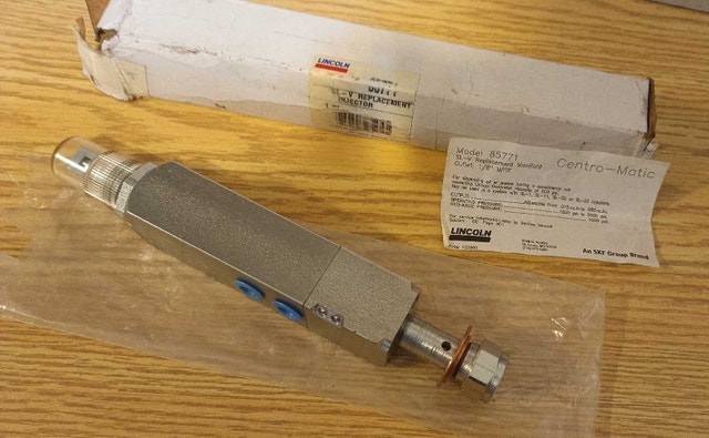 Lincoln 85771 SL-V Grease Injector. Cat 307-3245