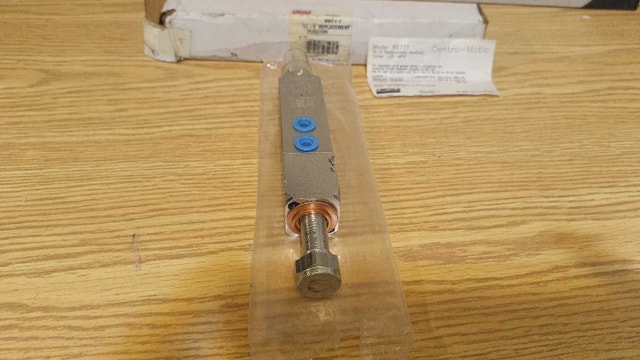 Lincoln 85771 SL-V Grease Injector. Cat 307-3245 - photo 3