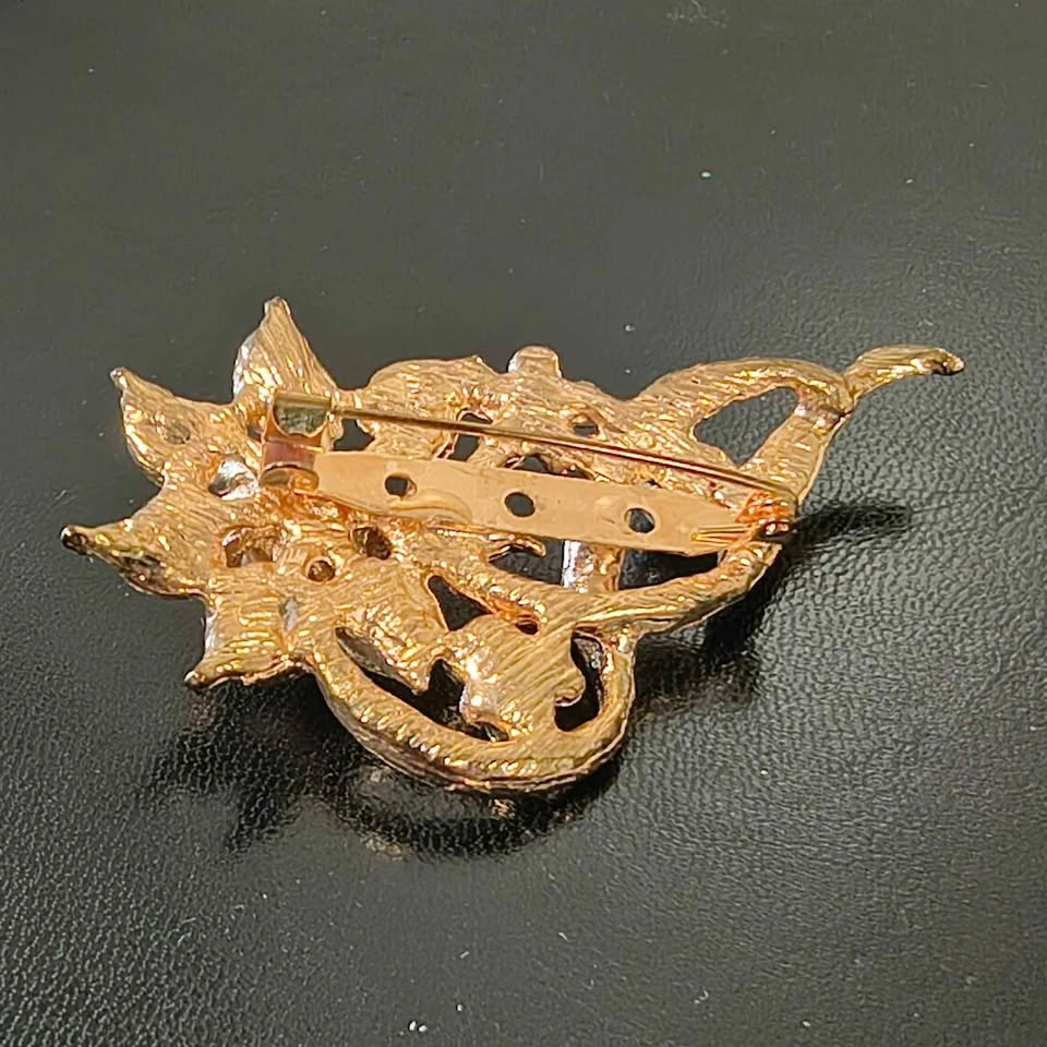 Rose Gold-Tone Floral Brooch with artificial Pearls and Rhinesto - photo 2