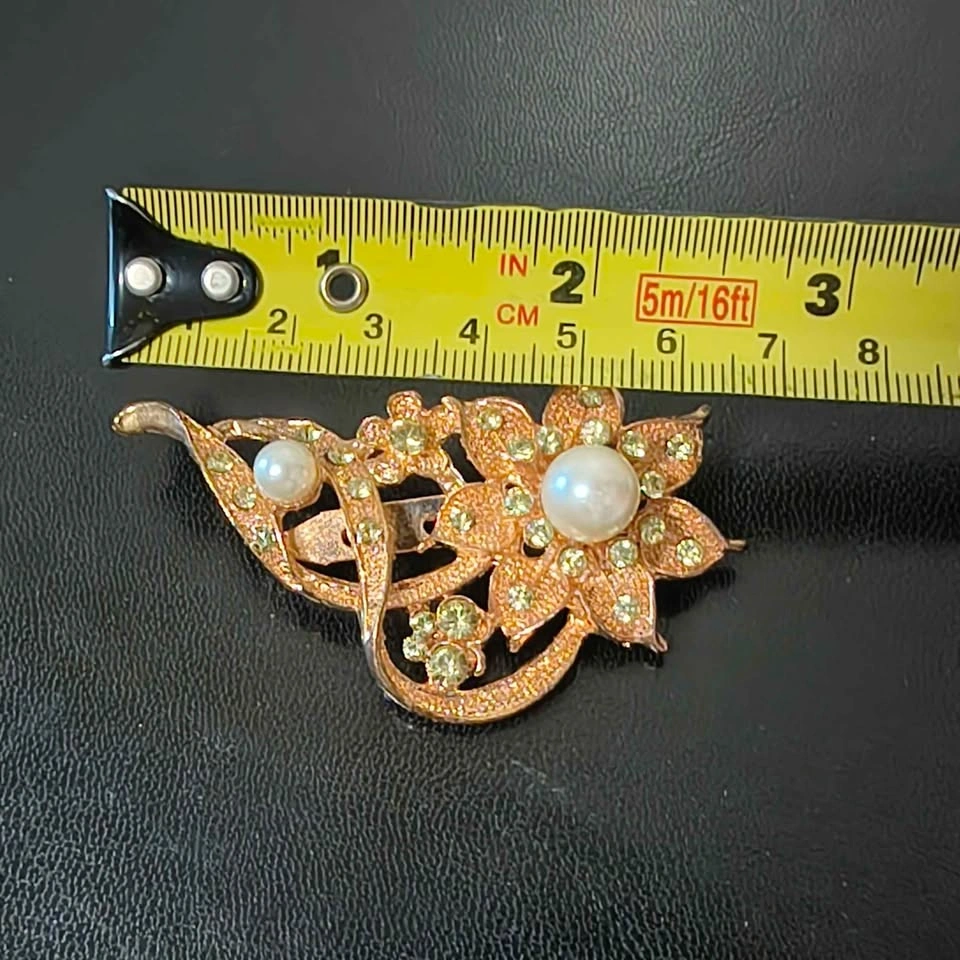 Rose Gold-Tone Floral Brooch with artificial Pearls and Rhinesto - photo 3