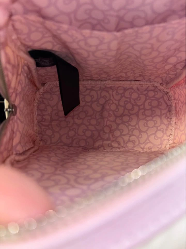 Loungefly Sanrio Exclusive Hello Kitty Quilted Mini Backpack - photo 5