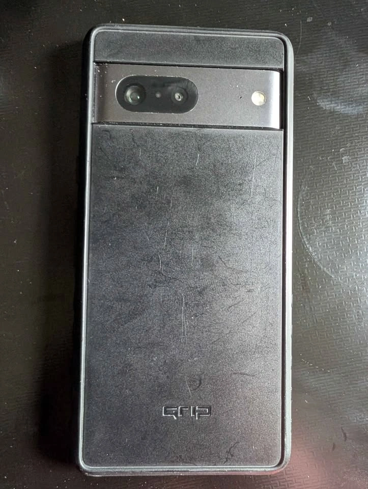 Google Pixel 7 with Dbrand Grip Case and Screen Protector - photo 2