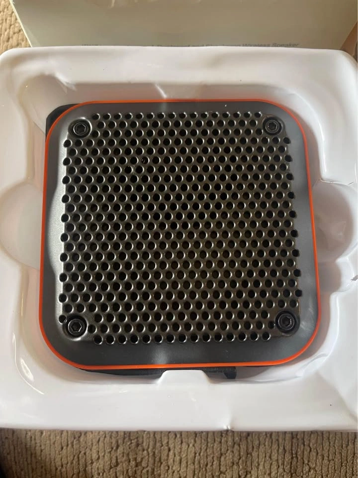 IPX7 Waterproof, Dustproof and Shockproof Wireless Speaker - photo 3