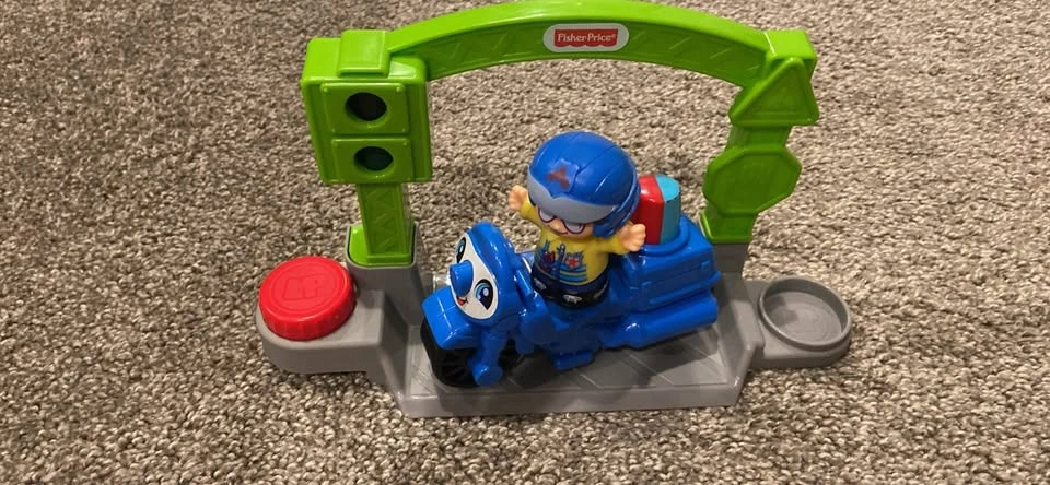 Fisher-Price Little People Police Set - photo 2