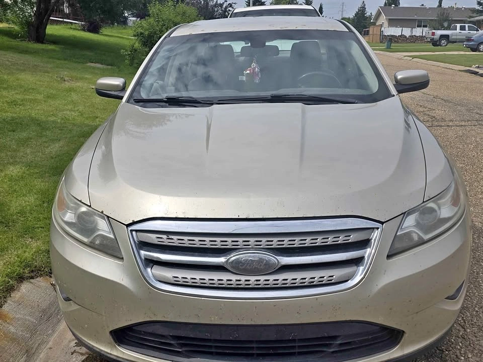 2010 Ford Taurus