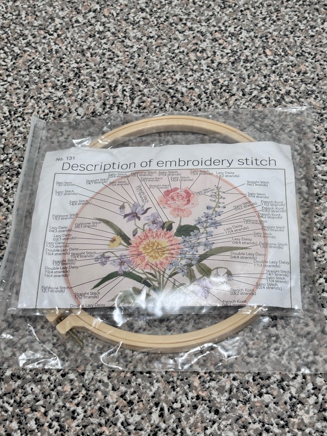 Beginner Friendly Embroidery Stitch Kit 2 Pieces - photo 4