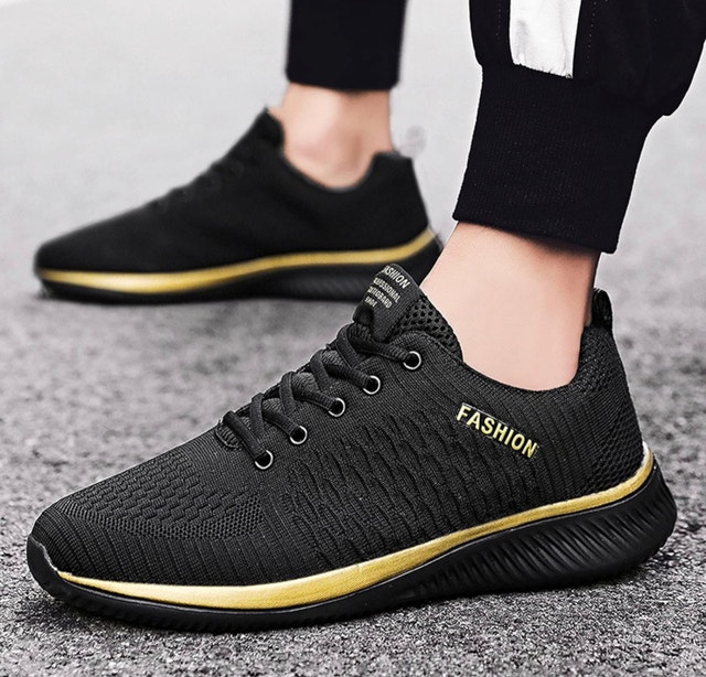 Men’s Outdoor Sports Shoes! Size 13