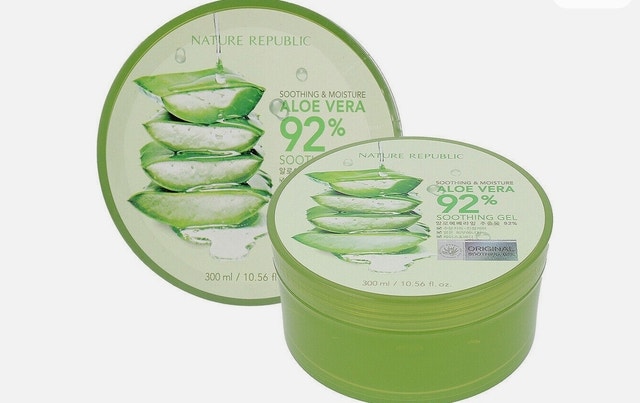 ALOE VERA 92% SOOTHING GEL AND MOISTURIZER