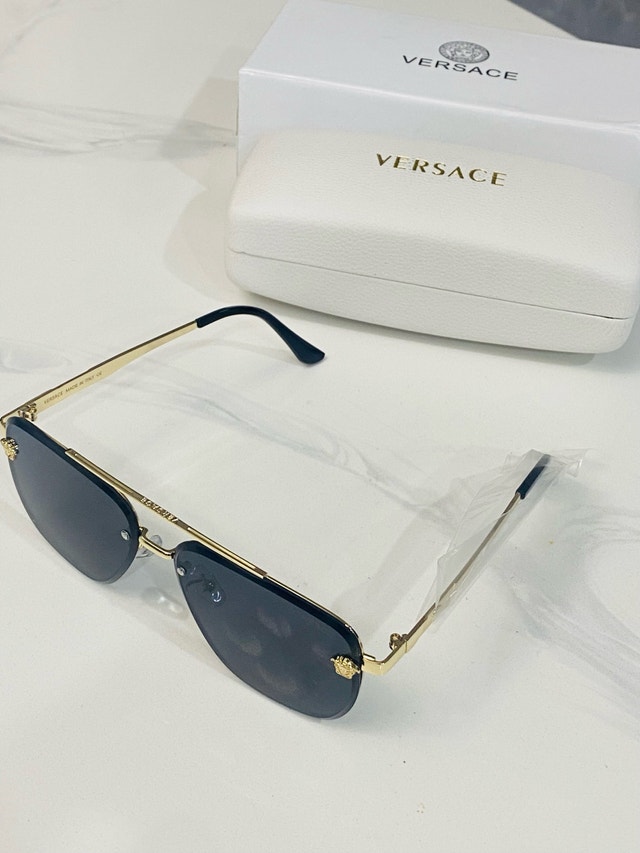 Women’s Versace Sunglasses! - photo 3