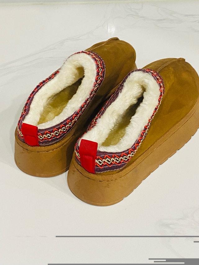 Womens OFF-BRAND Slides Platform! Size 7 - photo 3