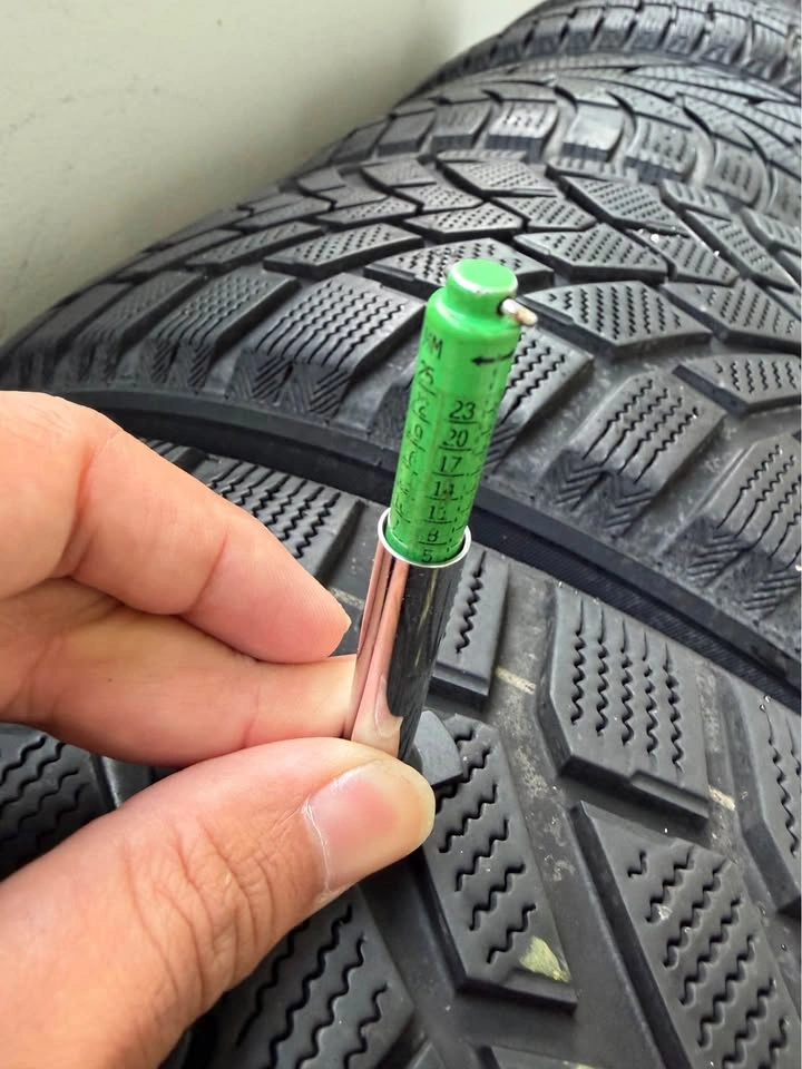 5 winter tires and 1 all season tires - photo 5