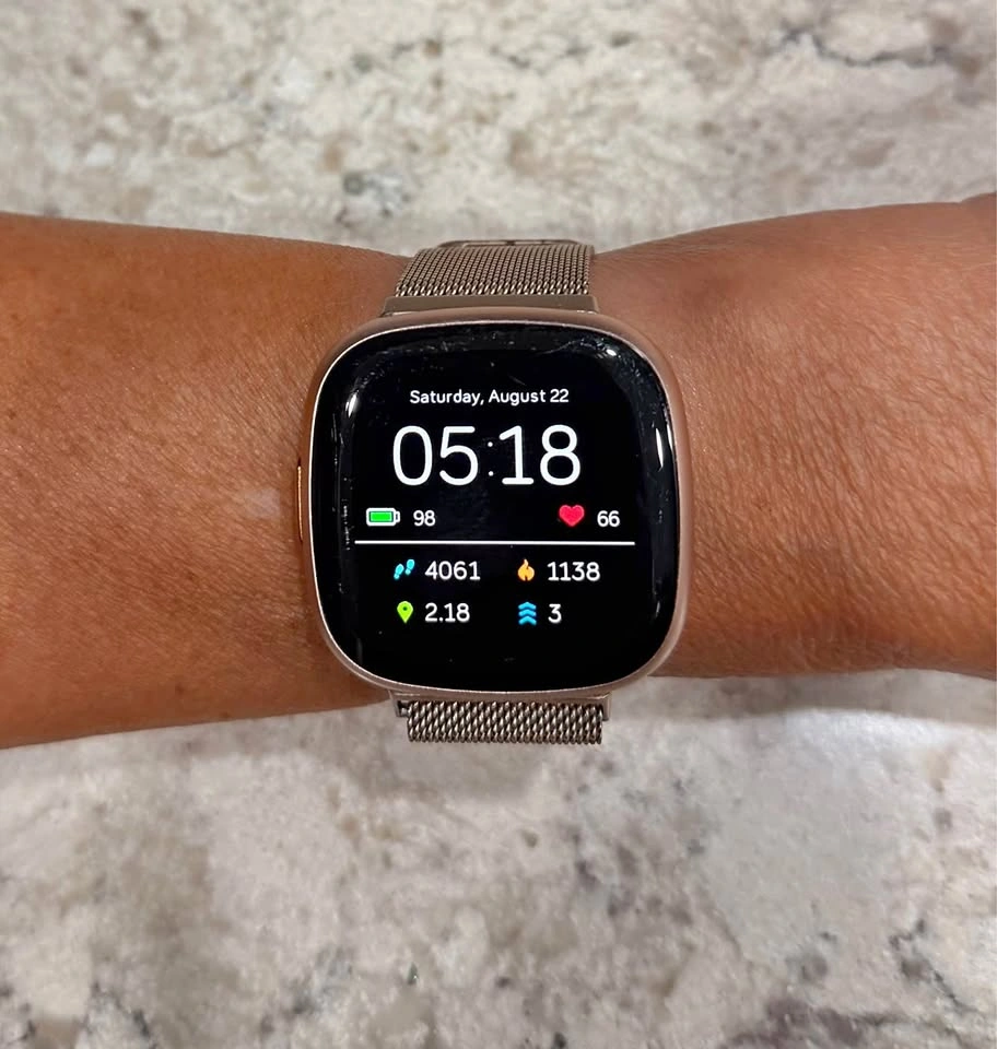 Google Fitbit Versa 4 Fitness Smartwatch
