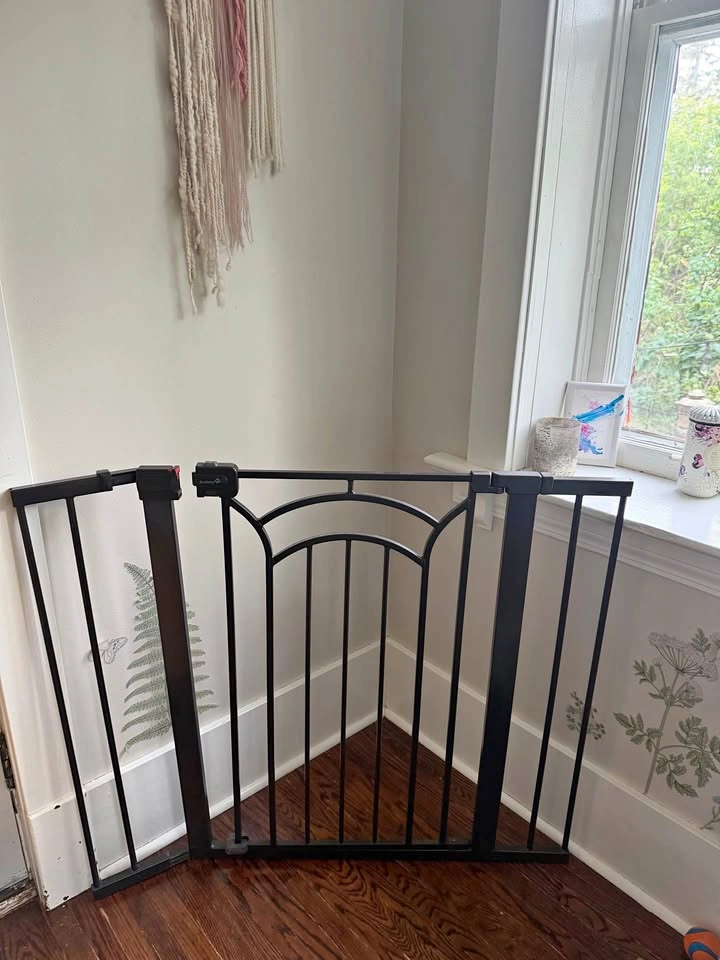 Safety 1st Tall & Wide Child / Pet Gate