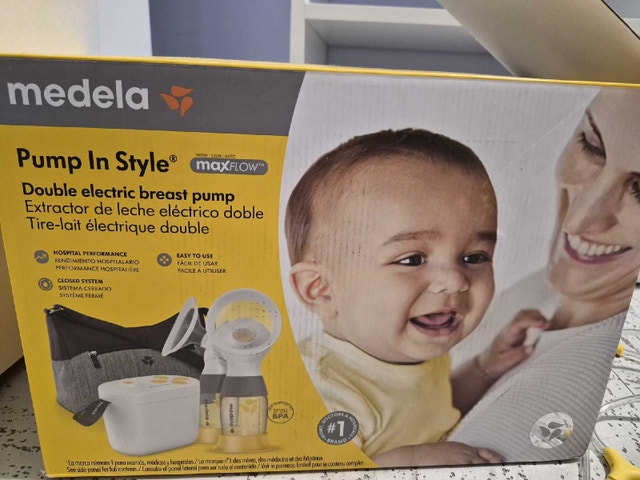 Medela Pump with MaxFlow Double Electric Breast Pump