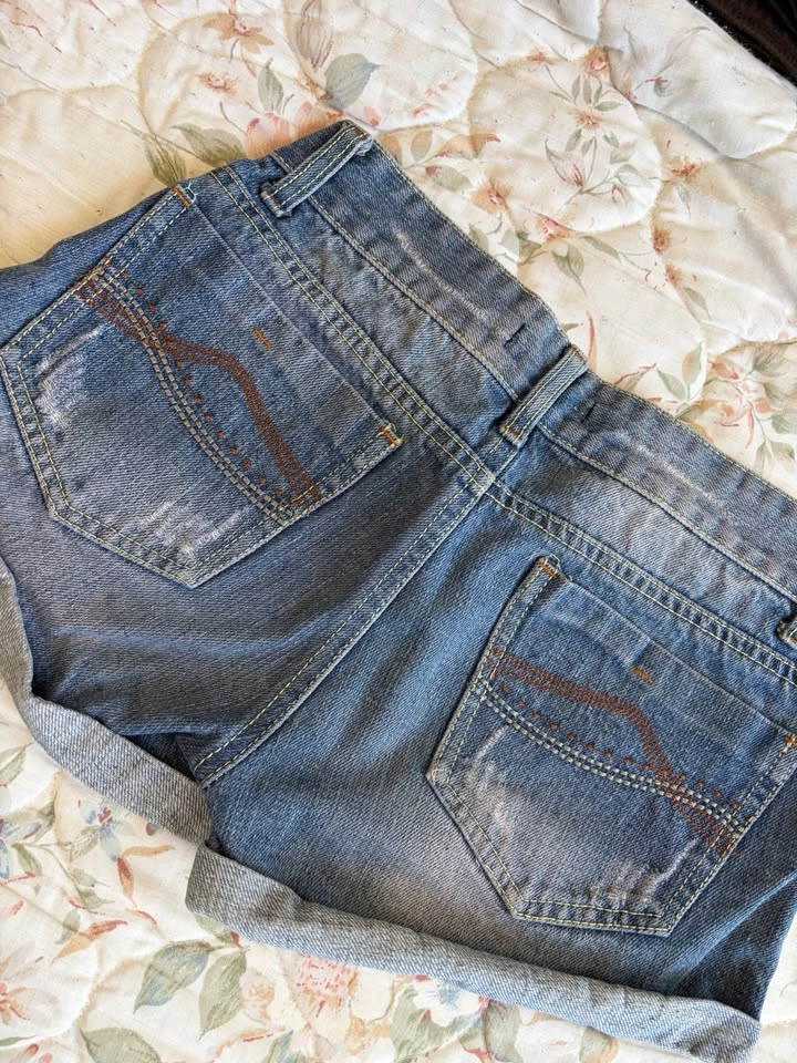 denim small lightly washed shorts - photo 3